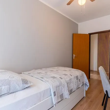 In With Sea View, Balcony, Air Conditioning, Wi-fi *