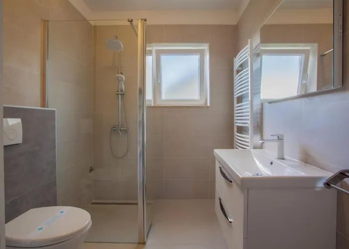 In With Sea View, Balcony, Air Conditioning, Wi-fi * Cres