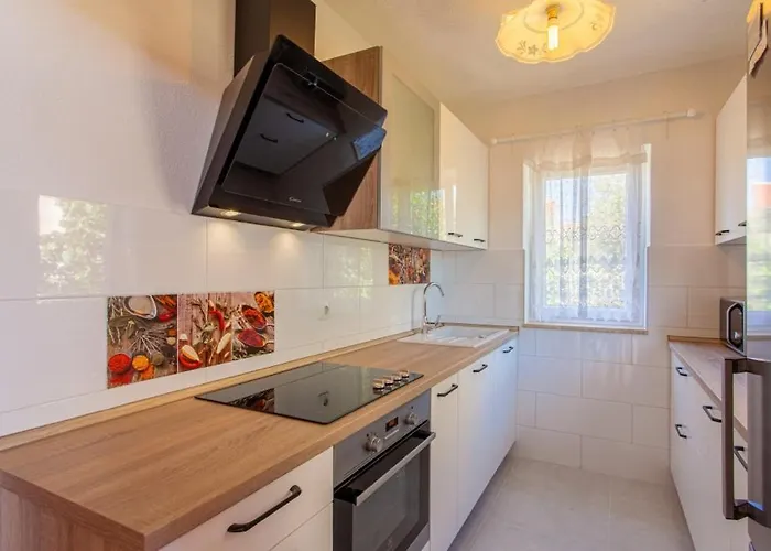 In With Sea View, Balcony, Air Conditioning, Wi-fi
