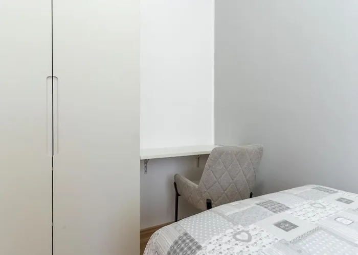 In With Sea View, Balcony, Air Conditioning, Wi-fi * Cres
