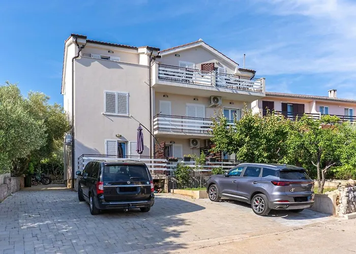 In With Sea View, Balcony, Air Conditioning, Wi-fi * Cres