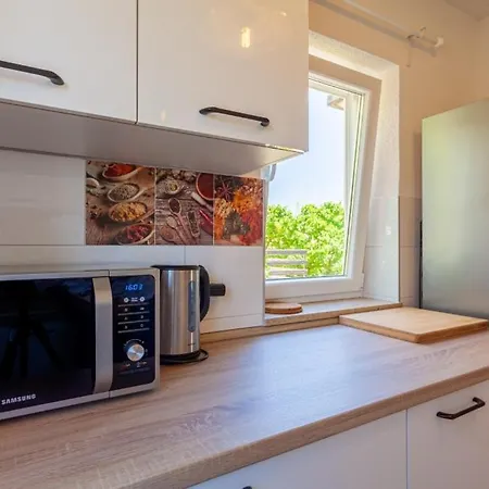 In With Sea View, Balcony, Air Conditioning, Wi-fi * Cres