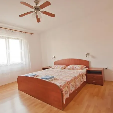 In With Sea View, Balcony, Air Conditioning, Wi-fi *