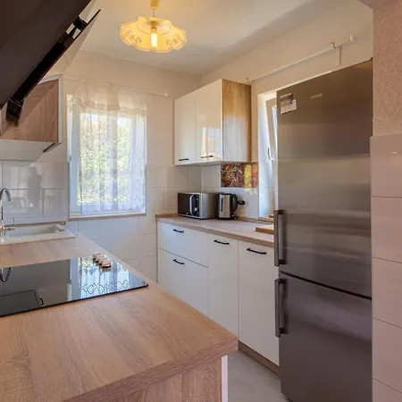 In With Sea View, Balcony, Air Conditioning, Wi-fi