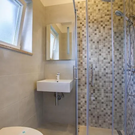 Apartment In With Sea View, Balcony, Air Conditioning, Wi-fi Cres