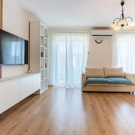 In With Sea View, Balcony, Air Conditioning, Wi-fi
