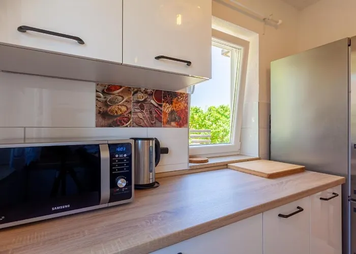 In With Sea View, Balcony, Air Conditioning, Wi-fi * Cres