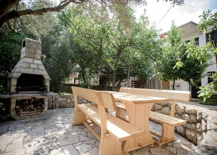 Apartman In With Sea View, Balcony, Air Conditioning, Wi-fi