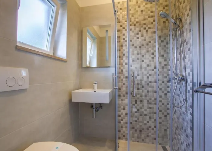 Apartman In With Sea View, Balcony, Air Conditioning, Wi-fi Cres