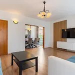 In With Sea View, Balcony, Air Conditioning, Wi-fi * Cres